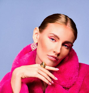 Diamond Happiness Dame Earrings Model